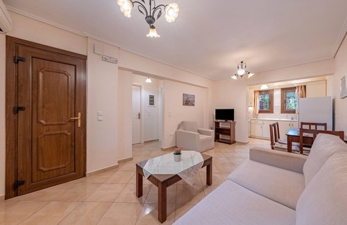 Sivota Apartment | Ground Floor Apartment with Wi-Fi and Air Conditioning