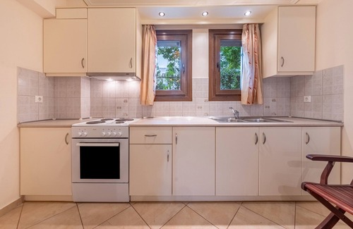 Sivota Apartment | Ground Floor Apartment with Wi-Fi and Air Conditioning