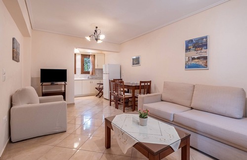 Sivota Apartment | Ground Floor Apartment with Wi-Fi and Air Conditioning
