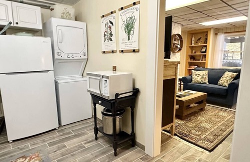 Otter Creek Apartment | Ground Floor Apt 7min to Park Loop Rd! [Creekside]