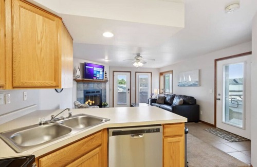 Lake Delton Apartment | Ground Floor at Lighthouse Cove