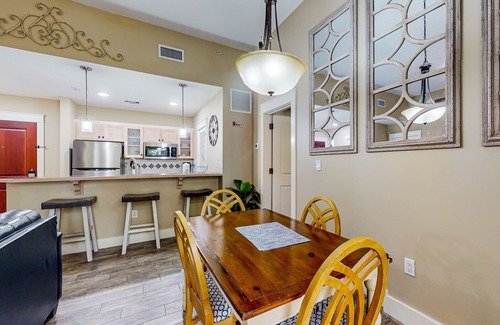 Baytowne Wharf Condo | Ground-floor condo with patio, central AC, shared pool, & tennis