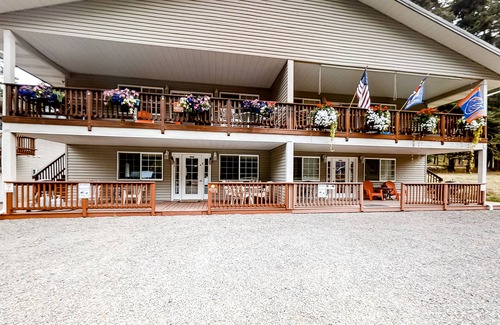 Joseph House | Ground-Floor Condo w/Washer/Dryer, Gas Grill, Fireplace, WiFi
