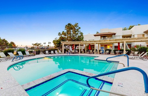 Chandler House | Ground-floor condo with on-site pool, pickleball, hot tub, gym & private balcony