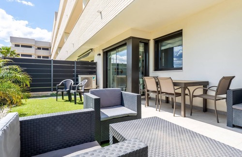 Roques Daurades Apartment | Ground floor with private garden 1min beach