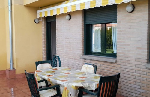 Jaca Apartment | Ground Floor Family Apartment with Pools and Parking in Jaca