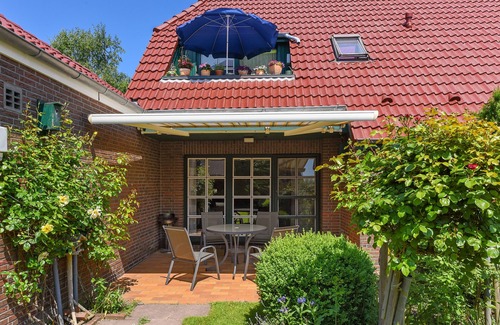 Carolinensiel Apartment | Ground floor, free wifi, bed linen included, top location,