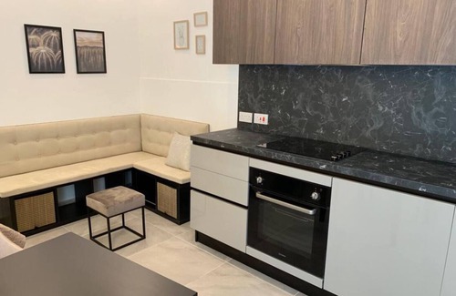 Madliena Apartment | Ground-floor maisonette just steps from the seafront