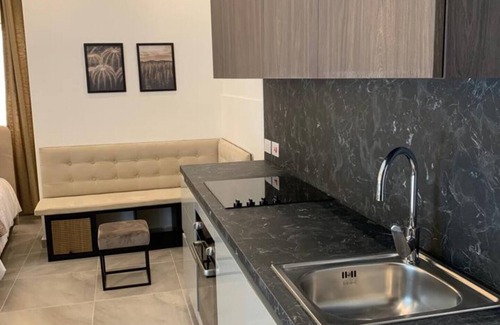 Madliena Apartment | Ground-floor maisonette just steps from the seafront