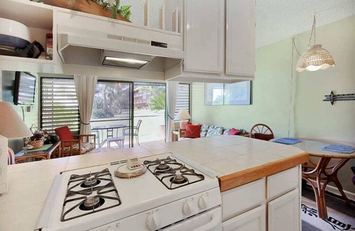 Kaunakakai Condo | Ground Floor Ocean View W/Lanai–Molokai Shores