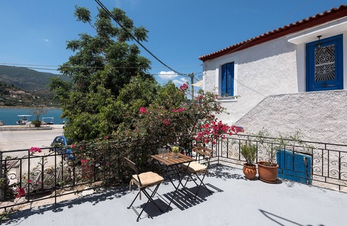 Poros House | Ground floor of renovated townhouse with large veranda
