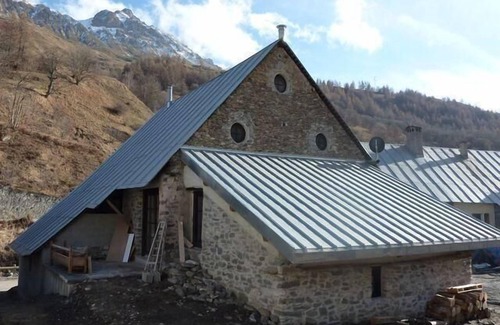 Valloire Apartment | Ground floor, parking, tv, ski locker, 61m², Valloire