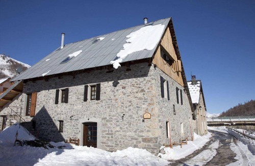 Valloire Apartment | Ground floor, parking, tv, ski locker, 61m², Valloire
