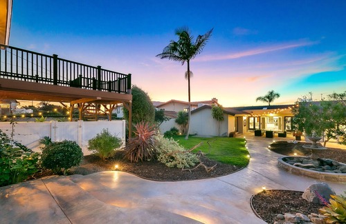 Sunset Cliffs House | Ground-floor studio with kitchenette, grill, and alfresco dining
