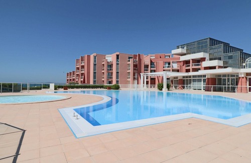 Sete Apartment | Ground Floor Studio with Direct Pool and Sea Access, Private Parking