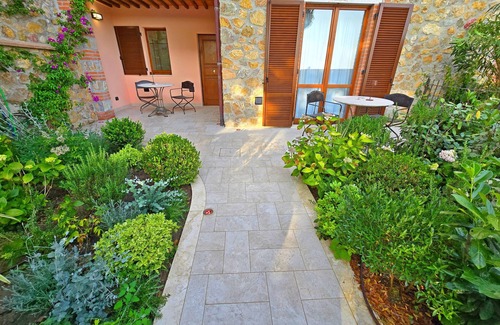 Manciano Apartment | Ground floor suite with direct access to the garden
