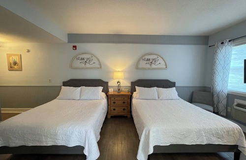 Frankford Bed & Breakfast | Ground floor, Two queen Beds - Room 6 The Inn at Dirickson Creek