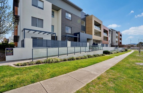 Wright Apartment | Ground Level 1-Bed: Courtyard & Alfresco Dining