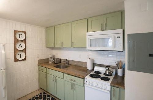 Punaluu Apartment | Ground Level Beachfront Studio