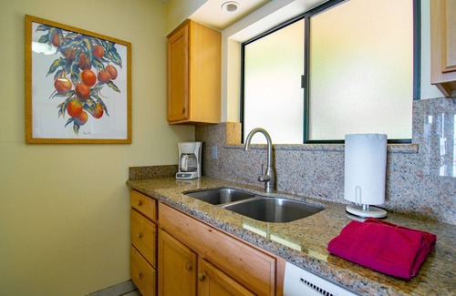 Maalaea Condo | Ground-Level Gem with Ocean Views and Beach Access