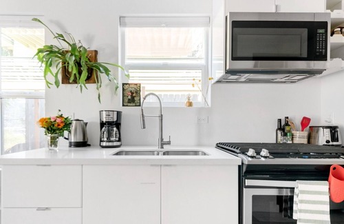 Portland Apartment | Ground Level Walkout in Modern Architecture Townhouse