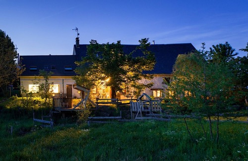 Saint-Sauves-d'Auvergne House | group accommodation "les étangs", domain classified 3 stars.