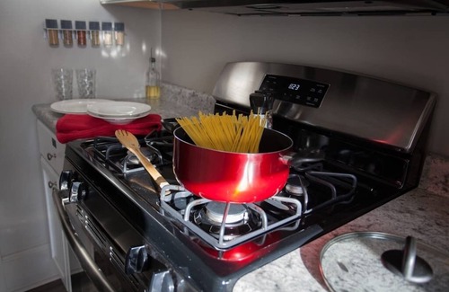 Grand Junction House | Group Basecamp 6 Bedrooms Downtown GJ