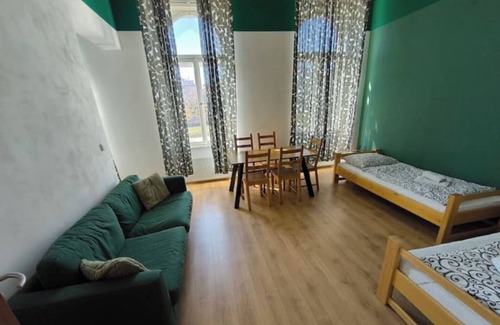 Karlin Apartment | Group family apartment near Florenc walk to center