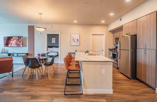 Tempe Apartment | Group-Friendly Apt | Pool,Gym,Parking,W/D,Balcony