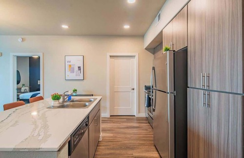 Tempe Apartment | Group-Friendly Apt | Pool,Gym,Parking,W/D,Balcony