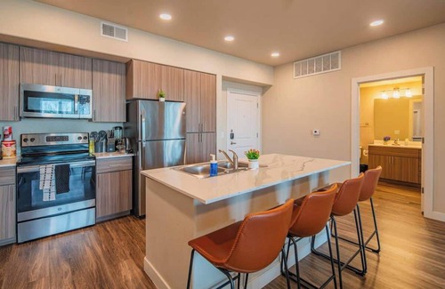 Tempe Apartment | Group-Friendly Apt | Pool,Gym,Parking,W/D,Balcony