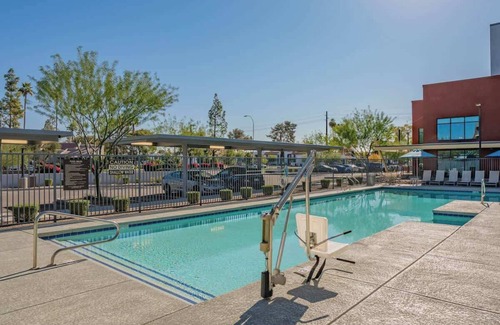 Tempe Apartment | Group-Friendly Apt | Pool,Gym,Parking,W/D,Balcony