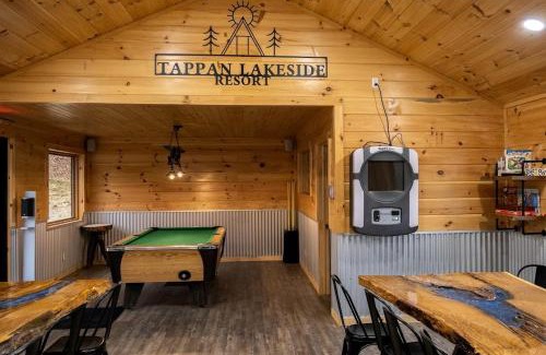 Scio House | Group Friendly Cabin with Spa on the Deck in Ohio