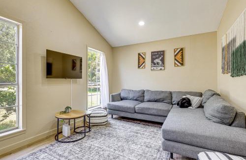 Temple House | Group-Friendly Getaway with Fenced Yard in Temple!