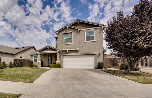 Visalia House | Group Getaway 5 Mi to Dtwn Visalia