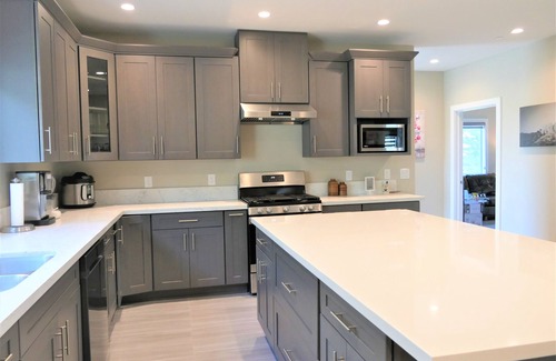 Midway City House | Group Retreat*22Guests*Newly Built