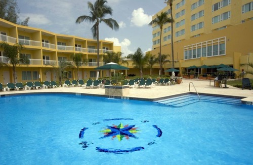 Isla Verde House | Group Vacation! Near Museum of Art of Puerto Rico, Boating, Parasailing