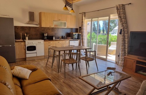 Lezignan-Corbieres House | Groupe 12 Personnes sur 3 Gîtes