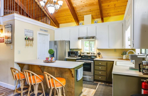Groveland House | Groveland Home - Walk to Pine Mountain Lake!