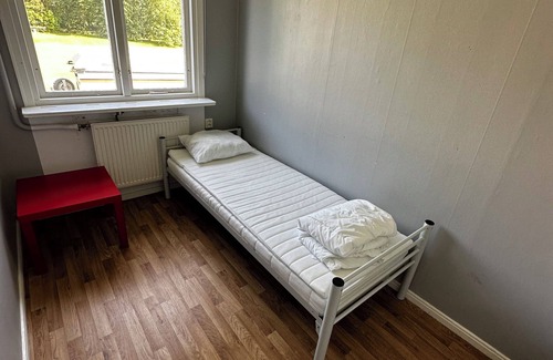 Hallabrottet Apartment | Grymt Prisvärd Lägenhet, Nära Kumla & Örebro!