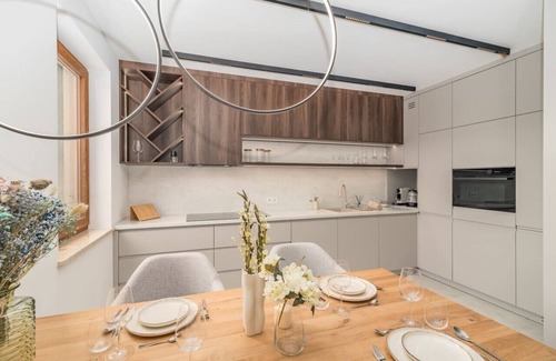 Grzegorzki Apartment | Grzegórzecka Apt - Parking, Balcony, Workspace, AC - by Rentujemy