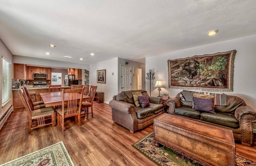 Lower Kingsbury House | GS115-Pool Table, Hot Tub & Close to Casinos/Beach