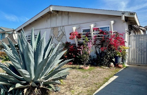 Westminster House | GS201-Lovely 2BR 1BA Home in Heart of litle Saigon, Near Disneyland!