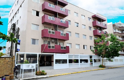Asturias Apartment | GUARUJÁ ASTURIAS BEACH 2 BEDROOMS CLOSE TO EVERYTHING - 5 MINUTES FROM THE BEACH!