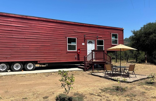 Fallbrook Cabin | Guava Cabin @ Vinyard Winery, 6 Adults, 2 Kids, Wifi, AC, Fallbrook