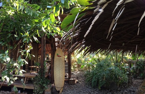 Batu Karas House | Gubuk Cinta di Kebun Pizza :