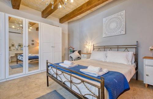 Gudja Apartment | Gudja 2BR - A Home of Character in the Village Core