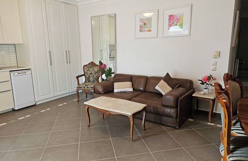 Lagonissi Condo | Guest apartment within a villa in Lagonissi