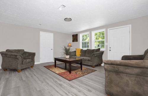 Terry Sanford House | Guest Apartment: 1 Bd 1 Ba with Washer & Dryer