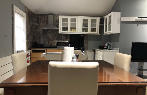 Northampton Apartment | Guest Apt with ATTACHED Bath and PRIVATE EntrancenRUSTIC Nonsmoking SUITE